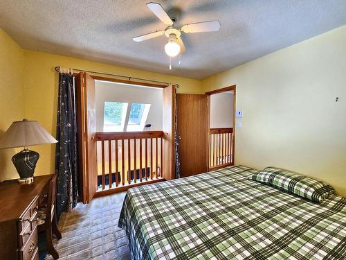 Bedroom - 33 Ch. Des Pruches, Grenville-Sur-La-Rouge, QC - Indoor Photo Showing Bedroom