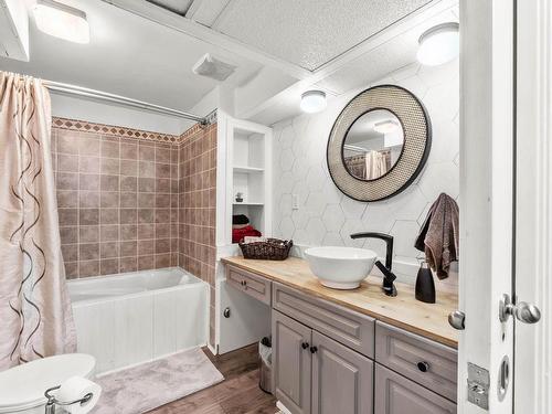 443 Opal Drive, Logan Lake, BC - Indoor Photo Showing Bathroom