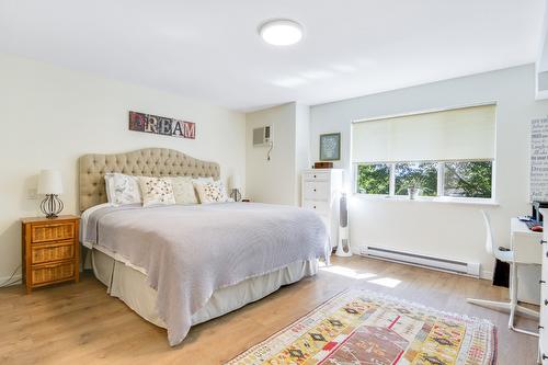 407-686 Lequime Road, Kelowna, BC - Indoor Photo Showing Bedroom