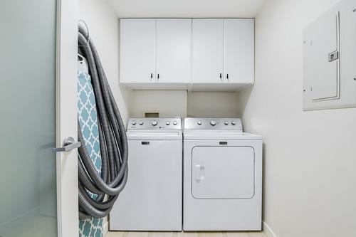 407-686 Lequime Road, Kelowna, BC - Indoor Photo Showing Laundry Room