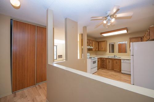 304-3901 32 Avenue, Vernon, BC - Indoor Photo Showing Kitchen With Double Sink