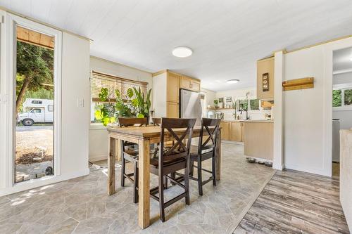 3530 Redecopp Road, Lake Country, BC - Indoor Photo Showing Dining Room