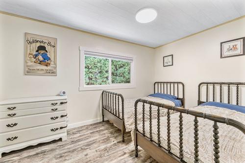 3530 Redecopp Road, Lake Country, BC - Indoor Photo Showing Bedroom