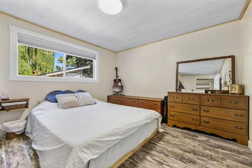 3530 Redecopp Road, Lake Country, BC - Indoor Photo Showing Bedroom