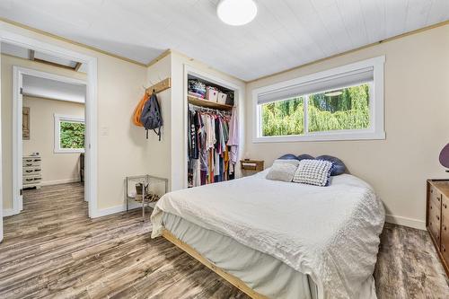 3530 Redecopp Road, Lake Country, BC - Indoor Photo Showing Bedroom