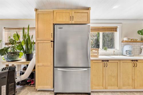 3530 Redecopp Road, Lake Country, BC - Indoor Photo Showing Kitchen