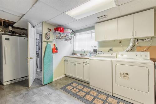 25 Muir Avenue, Hamilton, ON - Indoor Photo Showing Laundry Room