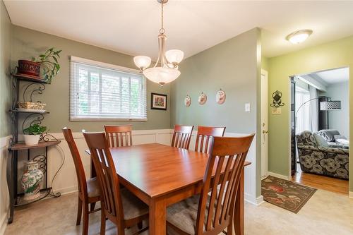 25 Muir Avenue, Hamilton, ON - Indoor Photo Showing Dining Room