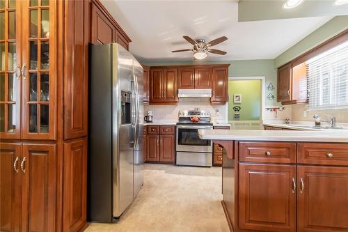 25 Muir Avenue, Hamilton, ON - Indoor Photo Showing Kitchen