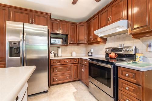 25 Muir Avenue, Hamilton, ON - Indoor Photo Showing Kitchen