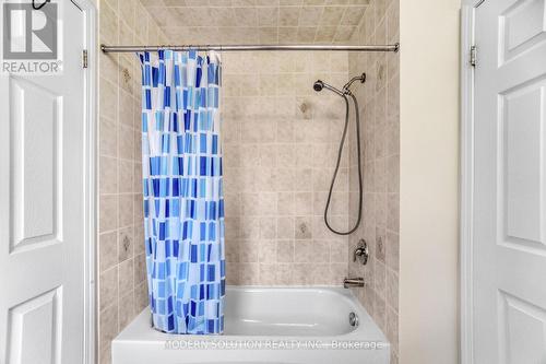 832 Challinor Terrace, Milton (Harrison), ON - Indoor Photo Showing Bathroom