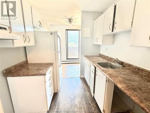 43 Taylor Avenue Unit# 304, Chatham, ON - Indoor Photo Showing Kitchen