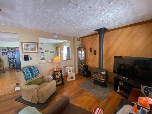 Living room - 135 Rue De La Berge, Grenville-Sur-La-Rouge, QC - Indoor Photo Showing Living Room