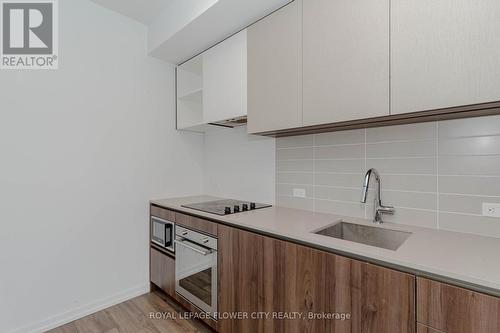 Ph -11 - 7890 Jane Street, Vaughan, ON - Indoor Photo Showing Kitchen