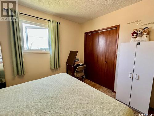 603 2Nd Street Ne, Preeceville, SK - Indoor Photo Showing Bedroom