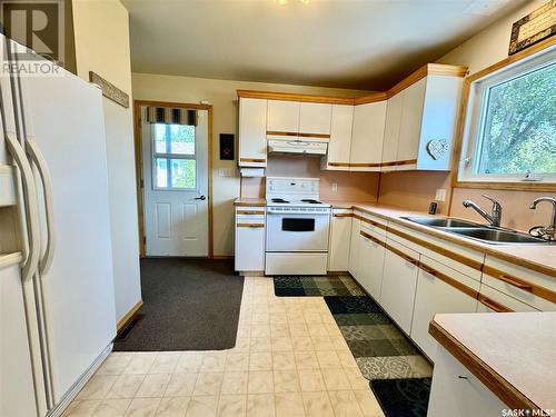 603 2Nd Street Ne, Preeceville, SK - Indoor Photo Showing Kitchen With Double Sink