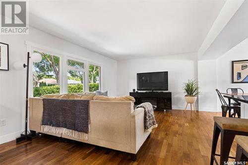 2837 23Rd Avenue, Regina, SK - Indoor Photo Showing Living Room