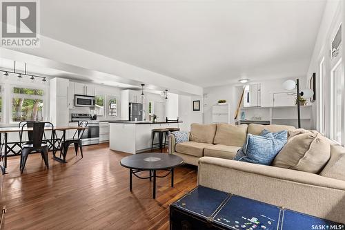 2837 23Rd Avenue, Regina, SK - Indoor Photo Showing Living Room