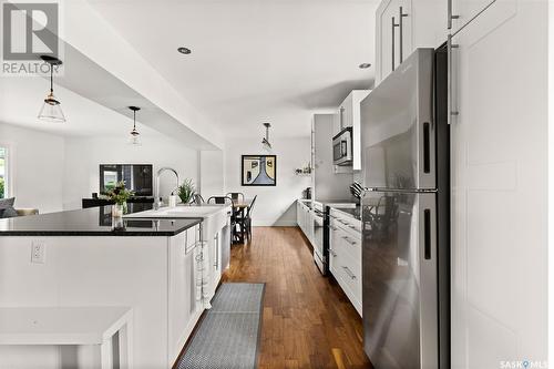 2837 23Rd Avenue, Regina, SK - Indoor Photo Showing Kitchen