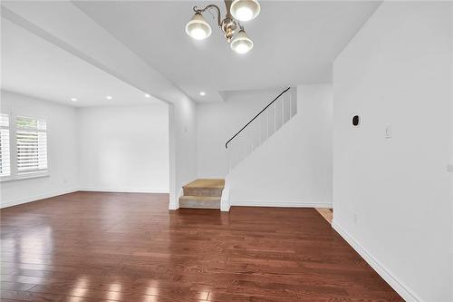 230 San Francisco Avenue, Hamilton, ON - Indoor Photo Showing Other Room