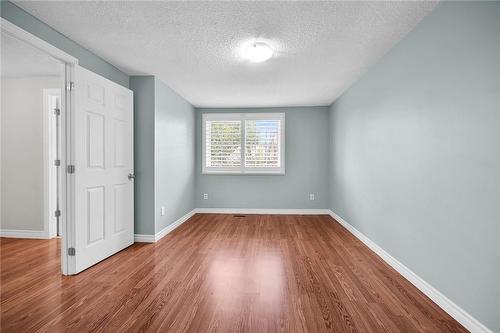 230 San Francisco Avenue, Hamilton, ON - Indoor Photo Showing Other Room