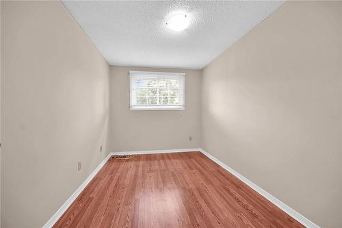 230 San Francisco Avenue, Hamilton, ON - Indoor Photo Showing Other Room