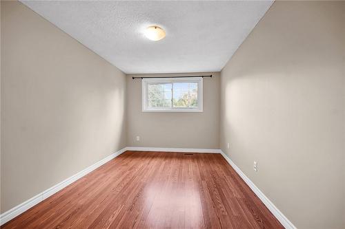 230 San Francisco Avenue, Hamilton, ON - Indoor Photo Showing Other Room