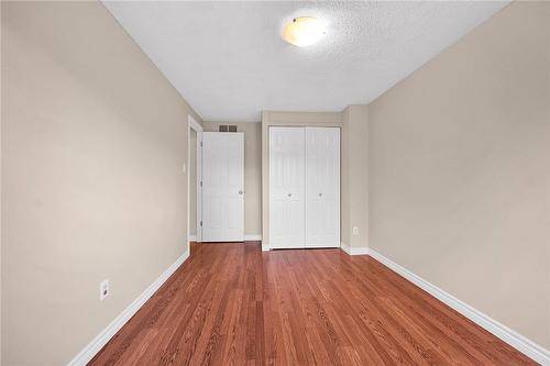 230 San Francisco Avenue, Hamilton, ON - Indoor Photo Showing Other Room