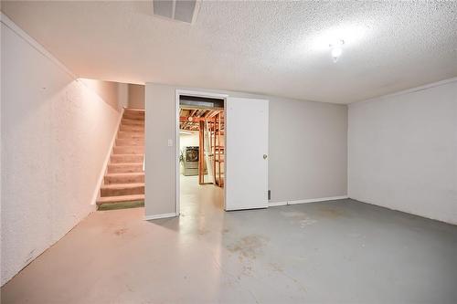 230 San Francisco Avenue, Hamilton, ON - Indoor Photo Showing Other Room