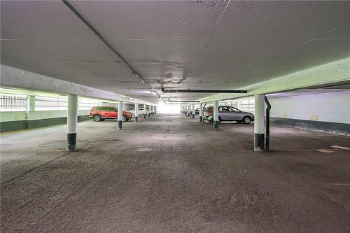 230 San Francisco Avenue, Hamilton, ON - Indoor Photo Showing Garage