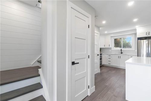 51 Camelot Drive, Hamilton, ON - Indoor Photo Showing Kitchen