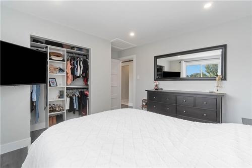 51 Camelot Drive, Hamilton, ON - Indoor Photo Showing Bedroom