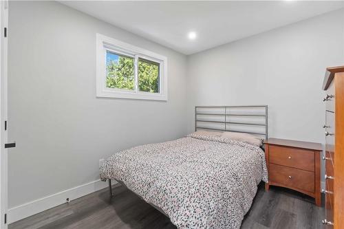 51 Camelot Drive, Hamilton, ON - Indoor Photo Showing Bedroom