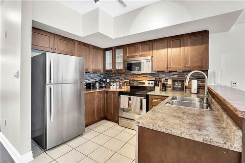 2082 Pine Street, Burlington, ON - Indoor Photo Showing Kitchen With Double Sink