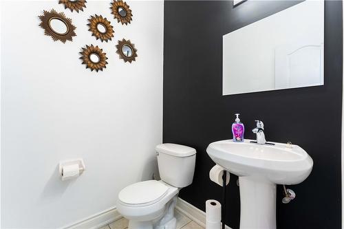 2082 Pine Street, Burlington, ON - Indoor Photo Showing Bathroom