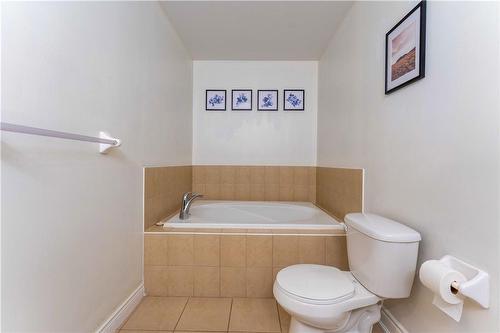 2082 Pine Street, Burlington, ON - Indoor Photo Showing Bathroom