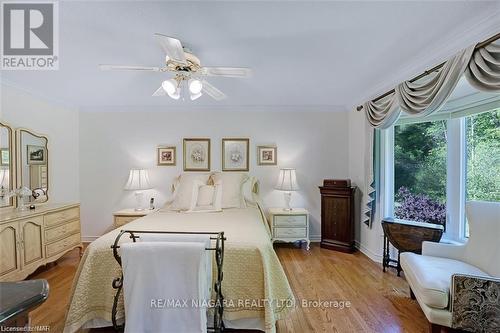 1021 Staines Street, Pelham, ON - Indoor Photo Showing Bedroom