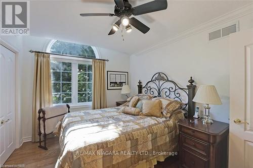 1021 Staines Street, Pelham, ON - Indoor Photo Showing Bedroom