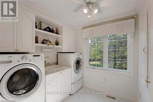 1021 Staines Street, Pelham, ON - Indoor Photo Showing Laundry Room