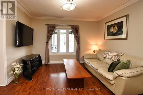 207 East 24Th Street, Hamilton (Eastmount), ON - Indoor Photo Showing Living Room