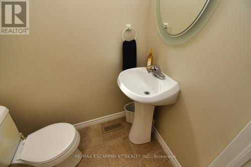 207 East 24Th Street, Hamilton (Eastmount), ON - Indoor Photo Showing Bathroom