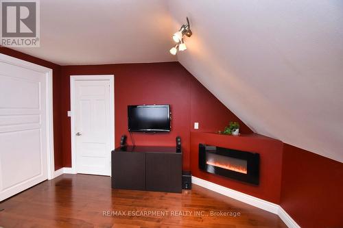 207 East 24Th Street, Hamilton (Eastmount), ON - Indoor With Fireplace