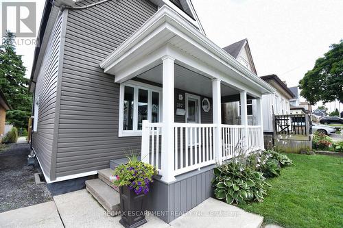 207 East 24Th Street, Hamilton (Eastmount), ON - Outdoor With Deck Patio Veranda