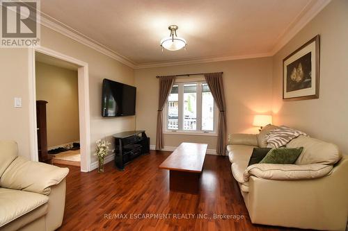 207 East 24Th Street, Hamilton (Eastmount), ON - Indoor Photo Showing Living Room