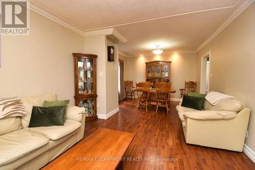 207 East 24Th Street, Hamilton (Eastmount), ON - Indoor Photo Showing Living Room