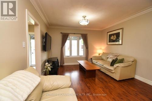 207 East 24Th Street, Hamilton (Eastmount), ON - Indoor Photo Showing Living Room