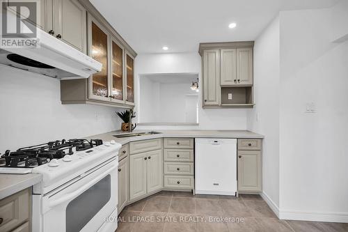 230 San Francisco Avenue, Hamilton (Dundas), ON - Indoor Photo Showing Kitchen