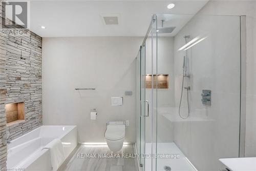 50 Melrose Drive, Niagara-On-The-Lake, ON - Indoor Photo Showing Bathroom