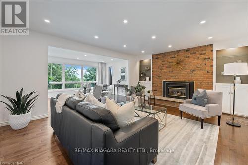 50 Melrose Drive, Niagara-On-The-Lake, ON - Indoor Photo Showing Living Room With Fireplace