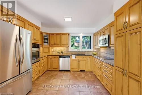 50 Melrose Drive, Niagara-On-The-Lake, ON - Indoor Photo Showing Kitchen